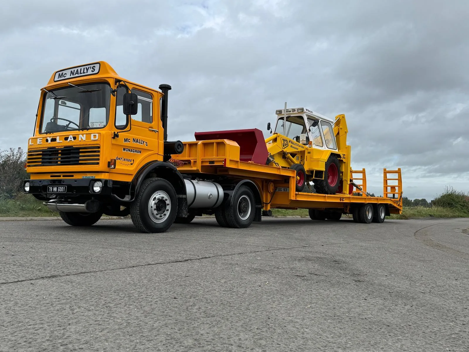 McNally’s heritage Leyland low-loader carrying the restored JCB 3CX backhoe loader